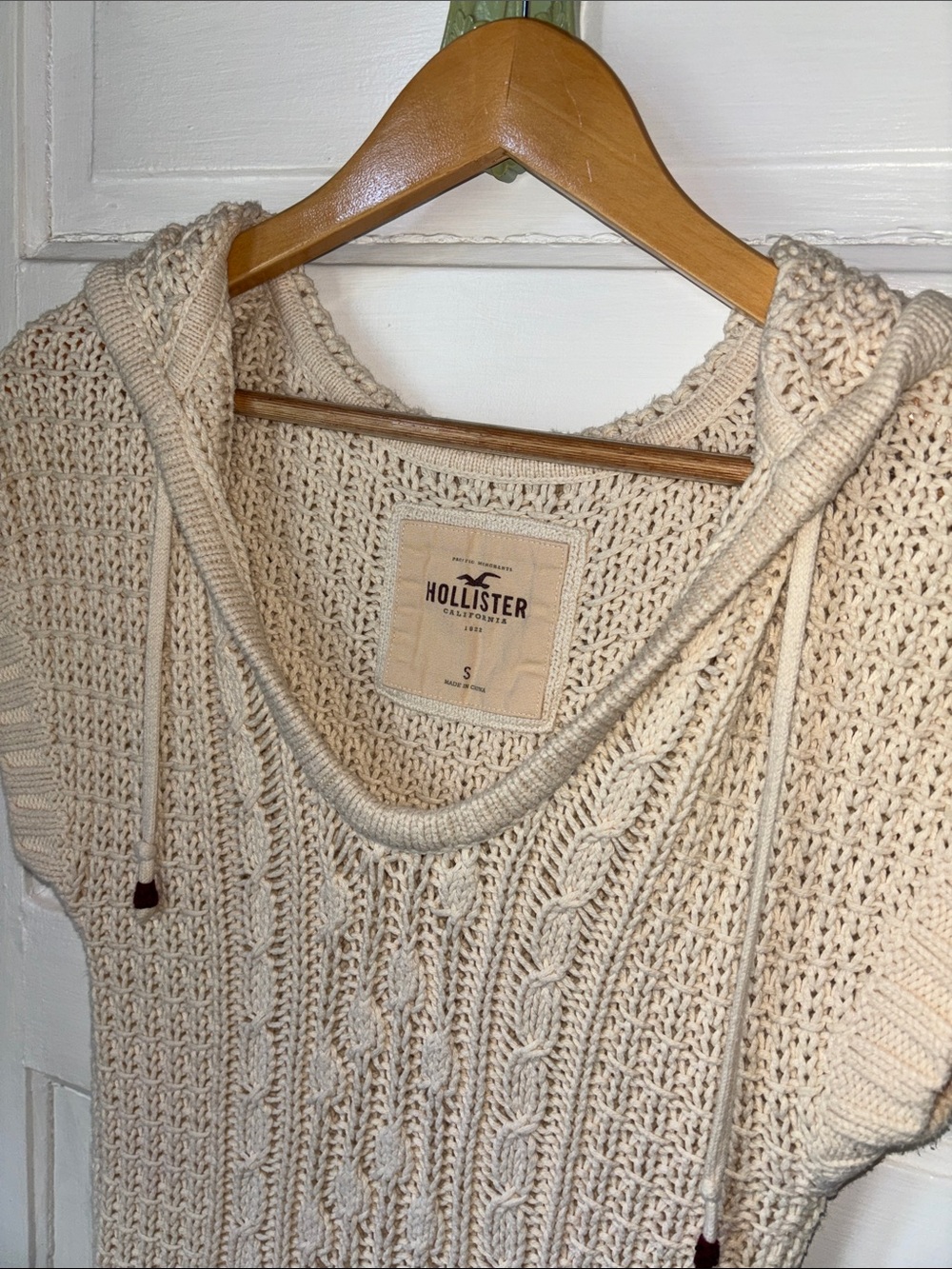 HOLLISTER Y2K SHORT SLEEVE HOODED SWEATER - Picture 2 of 8
